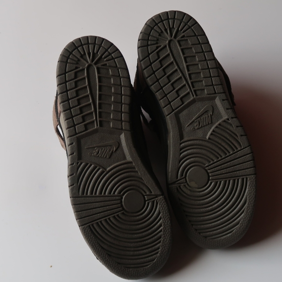 Nike Dunk High (Dark Mushroom) Youth - Picture 2 of 5